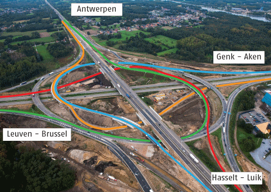 luchtfoto van knooppunt Lummen met conflictvrije verkeerswisseling