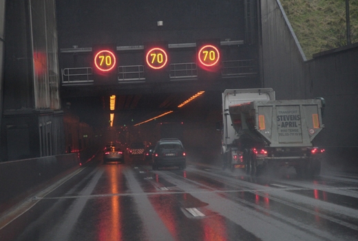 70km/u snelheidsbeperking op rijstrooksignalisatie aan ingang Kennedytunnel